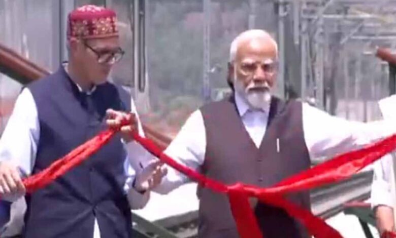 पीएम मोदी ने चिनाब नदी पर बने अद्वितीय चिनाब पुल को राष्ट्र को किया समर्पित 1 1 151