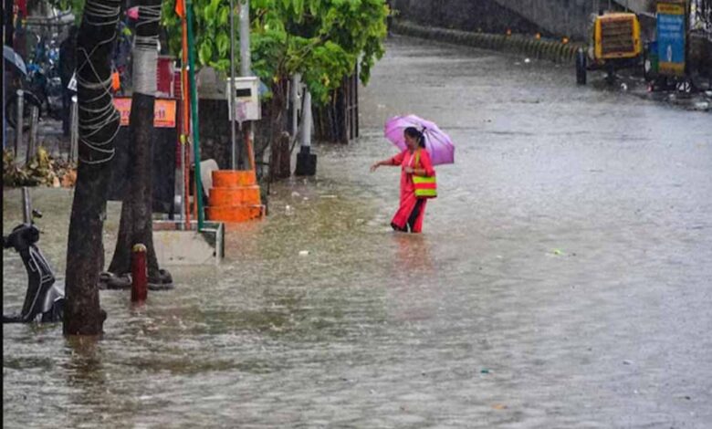 हिमाचल में बारिश का कहर: 250 सड़कें बंद, 112 की मौत, अगले 3 दिन भारी चेतावनी 1 himachal 1
