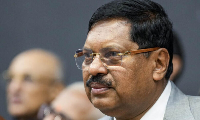 जजों को टारगेट करना बना ट्रेंड, CJI गवई ने न माफी न याचिका वापसी की दी इजाजत 1 12A 39