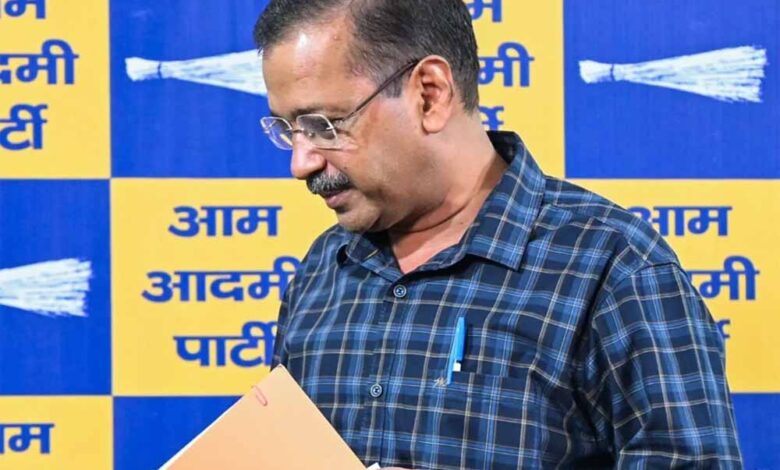 गुजरात में AAP संकट गहराया, रावल ने अचानक थामा इस्तीफा 1 ak 1