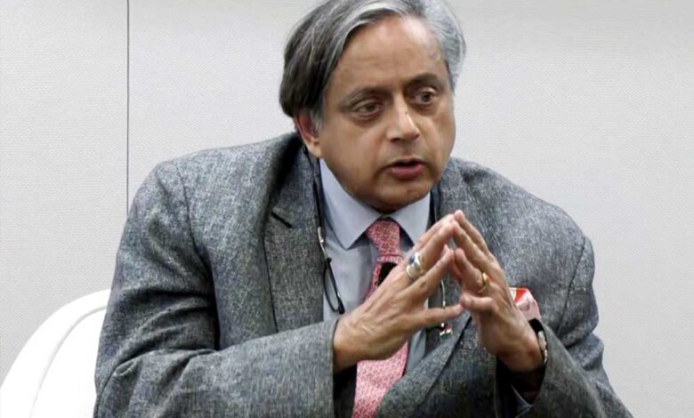 करगिल के दौरान भी था हैंडशेक, थरूर ने टीम इंडिया को दी समझदारी की नसीहत 1 25A 73