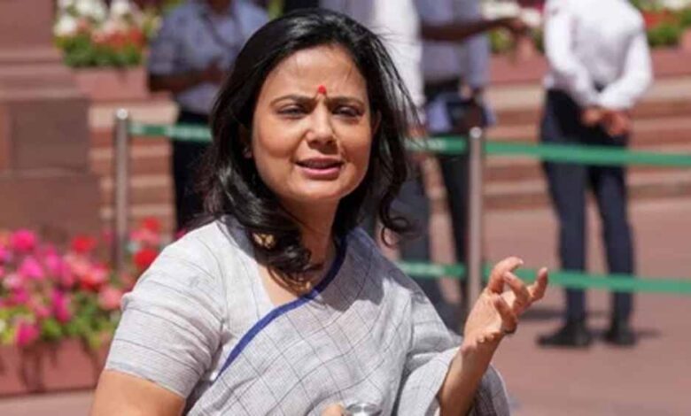 फिर संकट में महुआ मोइत्रा: ममता बनर्जी के दरबार में होगी सख्त क्लास 1 mahua