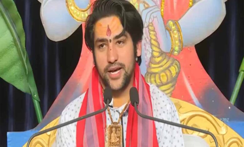 रायपुर में पंडित धीरेंद्र शास्त्री का संदेश: अधर्म के खिलाफ उठाना आवाज़ ही है सच्चा धर्म 1 1 228