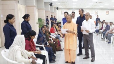 समस्या लेकर आये लोगों से मिले मुख्यमंत्री, बोले- आपकी सेवा ही सरकार की प्राथमिकता 6 27A 92