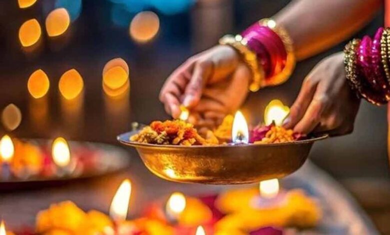 दुनिया भर में मनी भारतीय दीवाली: न्यूयॉर्क से लंदन तक जगमगाया ‘फेस्टिव ऑफ लाइट्स’ 1 di1 1