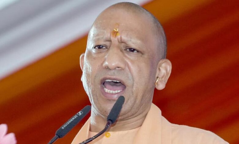 बाराबंकी में CM योगी का बयान: 'रहेंगे-खाएंगे हिंदुस्तान में, वंदे मातरम बोलने में...' 1 11A 143