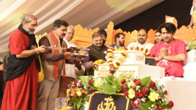 रायपुर : हनुमंत कथा के चौथे दिवस उप मुख्यमंत्री विजय शर्मा हुए शामिल, पं. धीरेंद्र शास्त्री से लिया आशीर्वाद 6 29A 17