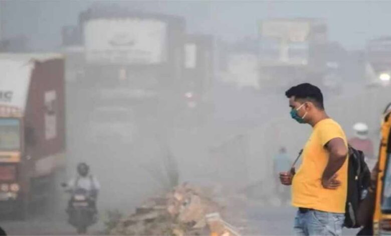 दिल्ली में स्मॉग और सर्दी की दोहरी मार! AQI 330 के पार, हालात बिगड़े 1 air quality