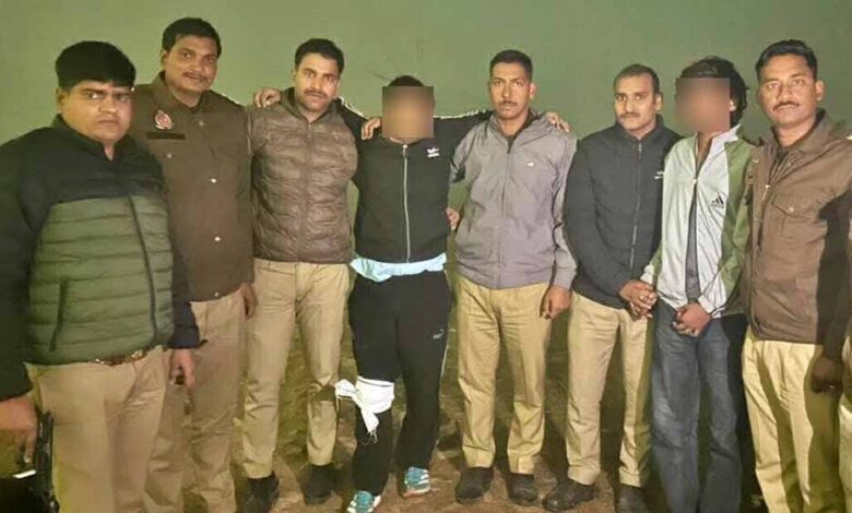 आगरा में फिर पुलिस एनकाउंटर, राज चौहान हत्याकांड के तीन आरोपी गिरफ्तार 1 30A 7