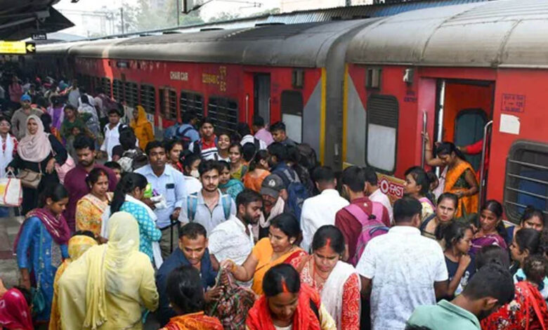होली के दौरान कंफर्म टिकट की मारामारी! यूपी-बिहार रूट की इन ट्रेनों में सीटें फुल 1 5A 131
