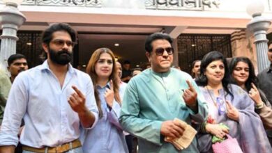 बीएमसी चुनाव में गड़बड़ी का आरोप: वोटर्स की अंगुलियों से मिटा स्याही का निशान, राज ठाकरे ने उठाए सवाल 1 bmc