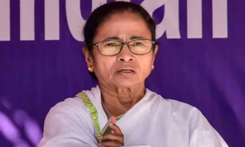 ममता बनर्जी पर आपत्तिजनक टिप्पणी से बवाल: भाजपा नेता ने कहा ‘चुड़ैल’, सिर कलम करने की धमकी, TMC ने दर्ज कराई FIR 1 mamta 6