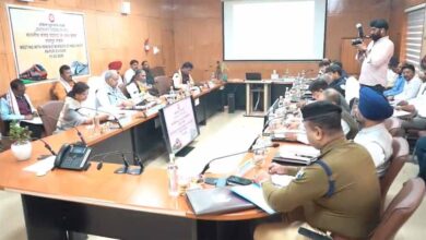 दपूमरे जीएम तरुण प्रकाश के साथ सांसदों की बैठक, रायपुर–दुर्ग स्टेशन री-डेवलपमेंट की धीमी रफ्तार पर चिंता 5 1 430