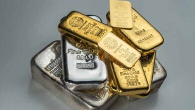 Gold-Silver Rate Fall: चांदी ₹1.63 लाख सस्ती, सोना भी गिरा—आज 5500 रुपये तक फिसला 3 10A 32