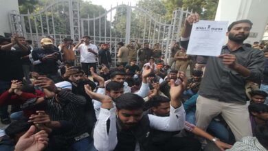 UGC का 'इक्विटी कार्ड' विवाद: लखनऊ से दिल्ली यूनिवर्सिटी तक छात्रों में तनाव 2 14A 42