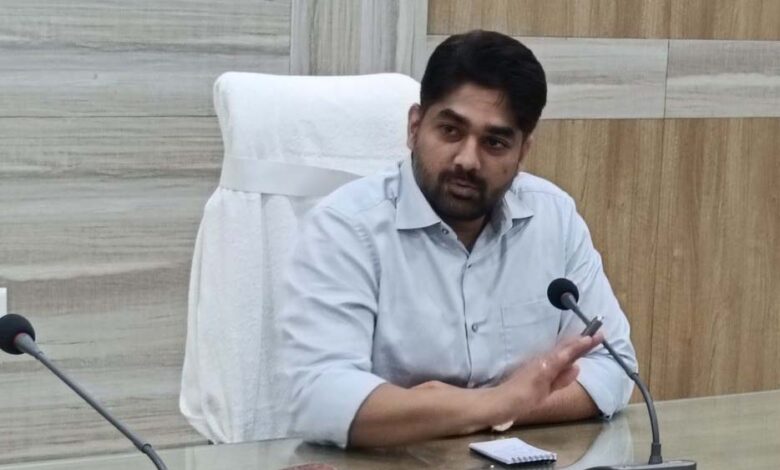 कलेक्टर का सख्त कदम: तहसीलदार और नायब तहसीलदार को नोटिस, पटवारी सस्पेंड; राजस्व विभाग में हड़कंप 1 19A 64