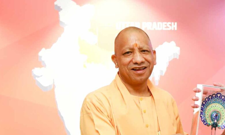 सिंगापुर में भारतीय समुदाय से मुख्यमंत्री योगी आदित्यनाथ ने किया संवाद 1 2 491
