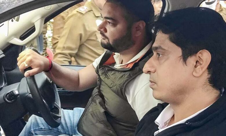 AI समिट में शर्टलेस प्रदर्शन पड़ा भारी, यूथ कांग्रेस अध्यक्ष उदय भानु गिरफ्तार 1 24A 18