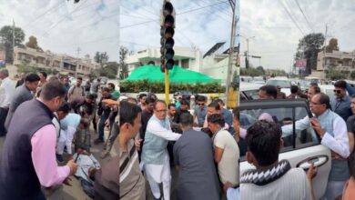 कृषि मंत्री शिवराज ने सड़क पर तड़पते युवक को देखा, काफिला रुकवाकर खुद अस्पताल पहुंचाया 4 28A 6