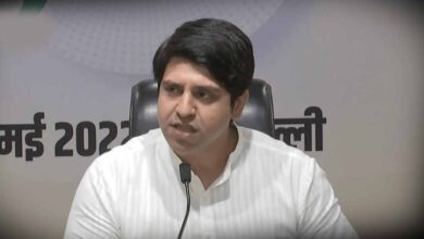 शहजाद पूनावाला का खुलासा: मेरी मां पर जानबूझकर कार चढ़ाई गई, CCTV वीडियो सामने आया 2 4A 36