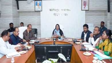 कलेक्टर ने सुनीं आमजन की समस्याएं, त्वरित निराकरण के दिए निर्देश 8 4A 91