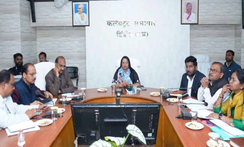 कलेक्टर ने सुनीं आमजन की समस्याएं, त्वरित निराकरण के दिए निर्देश 1 4A 91