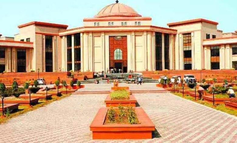 छत्तीसगढ़ के शिक्षकों को बड़ी राहत, VSK ऐप से जुड़ी अनुशासनात्मक कार्रवाई पर हाईकोर्ट की रोक 1 CG high court 1
