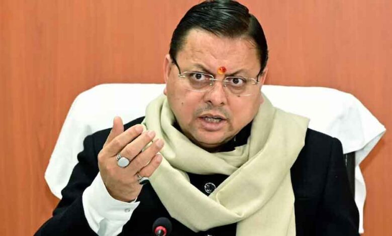 सीएम धामी ने स्कूल के बच्चों के साथ सुनी पीएम मोदी के मन की बात 1 dhami 3