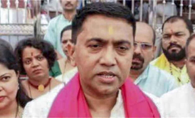 गोवा में सियासी टकराव: सावंत की अपील ठुकराकर विधायक बोरकर का भूमि उपयोग नियमों पर आंदोलन तेज 1 goa cm