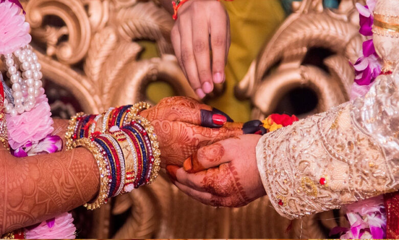 गुजरात सरकार का नया कदम: मां-बाप को मैसेज, फिर होगी शादी! आप किसके साथ हैं? 1 marriageA 13 2 1