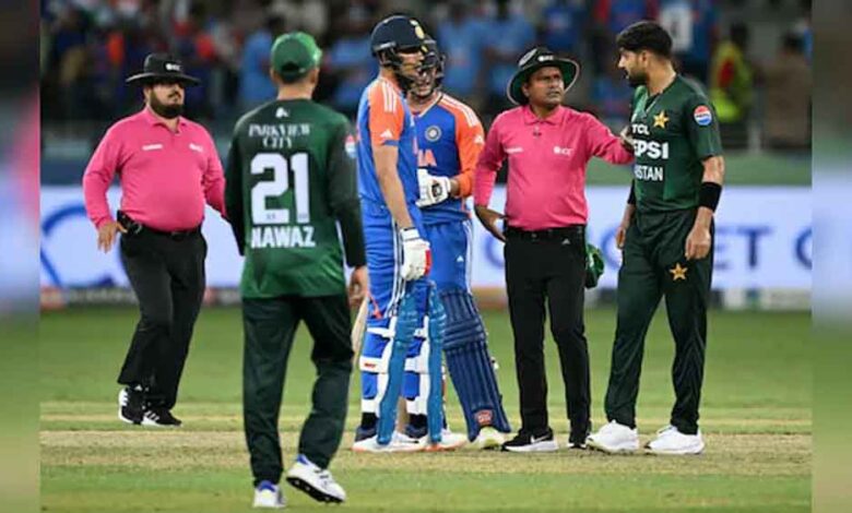 भारत-पाकिस्तान महामुकाबला: विवादों के बीच भी मैदान में दिखेगा रोमांच 1 match
