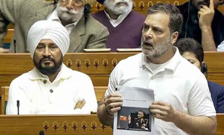 राहुल गांधी के भाषण पर लोकसभा में बवाल, स्पीकर की ओर फेंके गए कागज 1 rahul 1