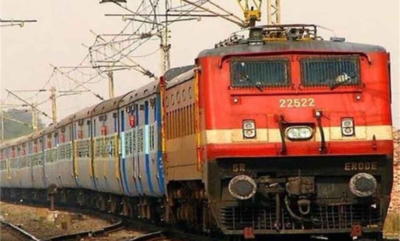 होली पर रेलवे का बड़ा तोहफा: दिल्ली-कोलकाता के बीच चलेंगी 26 स्पेशल ट्रेनें, यात्रियों को राहत 1 train 5