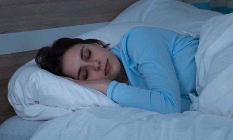 क्या महिलाओं को पुरुषों से ज्यादा नींद चाहिए? जानिए साइंस क्या कहती है 1 1 103