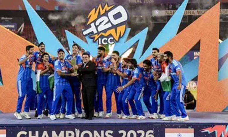 विश्व विजेता टीम इंडिया पर पैसों की बारिश, BCCI ने 131 करोड़ रुपये के इनाम का किया ऐलान 1 1 273