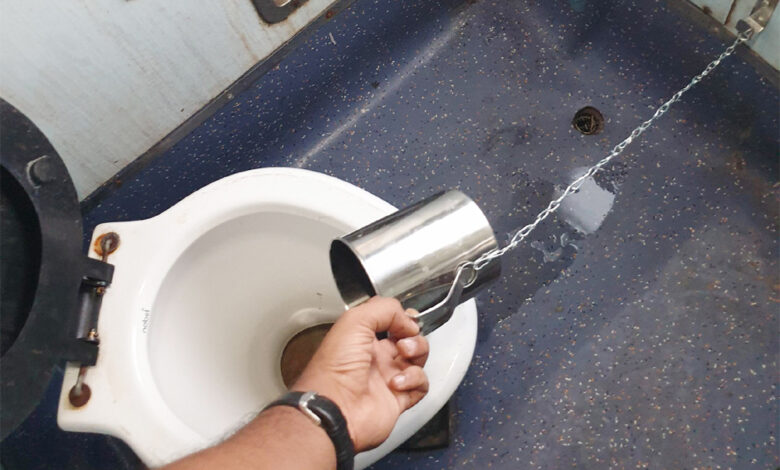 ट्रेन के टॉयलेट से हटेंगे चेन वाले मग, रेलवे ने लिया बड़ा फैसला 1 1 504