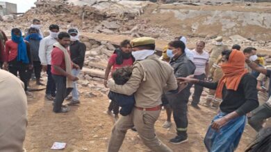 प्रयागराज में दर्दनाक हादसा: अमोनिया गैस टैंक फटने से कोल्ड स्टोरेज ढहा, कई मजदूर मलबे में दबे 3 1 520