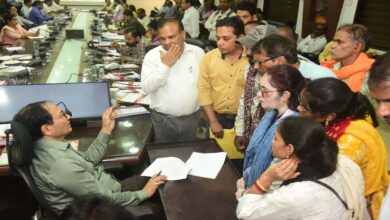 कलेक्टर ने जनदर्शन में सुनी आमजनों की समस्याएं, अधिकारियों को दिए त्वरित कार्यवाही के निर्देश 1 17A 129