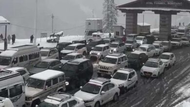 सावधान! बर्फबारी के कारण अटल टनल की ओर जाने वाले रास्ते बंद, IMD ने जारी किया अलर्ट 1 17A 58