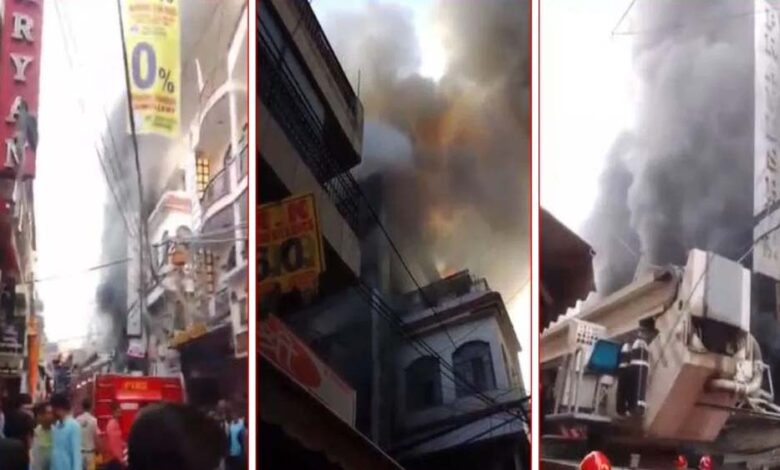 दिल्ली के पालम में बिल्डिंग में लगी आग, 8 लोग जिंदा जल गए, जानें कैसे हुआ हादसा 1 18A 108