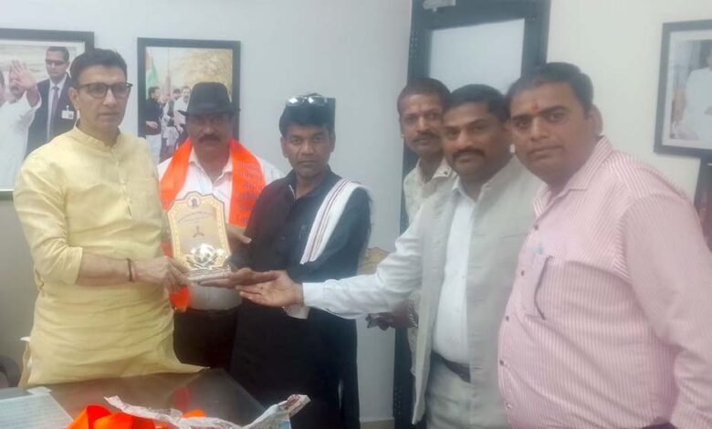 अधिमान्य पत्रकार नेतृत्व समिति के द्वारा जीतू पटवारी से की मुलाकात 1 19A 120