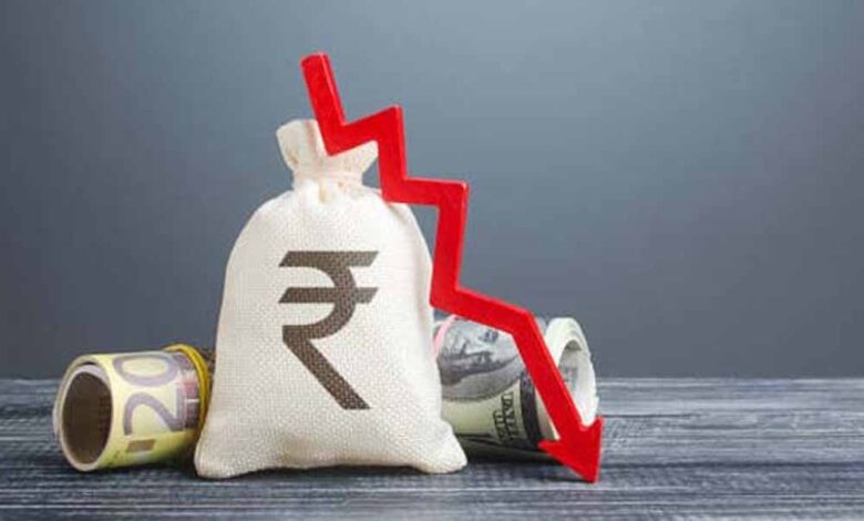 पश्चिम एशिया तनाव का असर: डॉलर के मुकाबले रुपया रिकॉर्ड गिरावट में, 92.5 तक पहुंचा 1 2 158