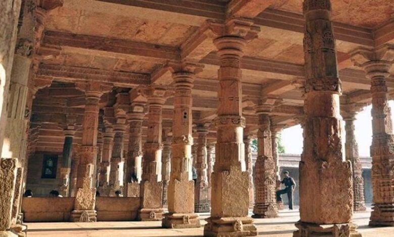 धार भोजशाला परिसर की कब्रों पर नया विवाद: एएसआई सर्वे रिपोर्ट से बढ़ी हलचल, मुस्लिम पक्ष कोर्ट जाने को तैयार 1 2A 59