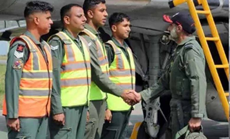 एयर चीफ का बड़ा संदेश: पाकिस्तान सीमा के पास MiG-29 में भरी उड़ान, परखी वायुसेना की ताकत 1 Punjab News 01 1 9