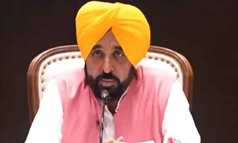 CM मान का भाजपा पर निशाना: ‘गुजरात में पेपर लीक सबसे ज्यादा, पंजाब में एक भी नहीं’ 1 Punjab News 05 1 18