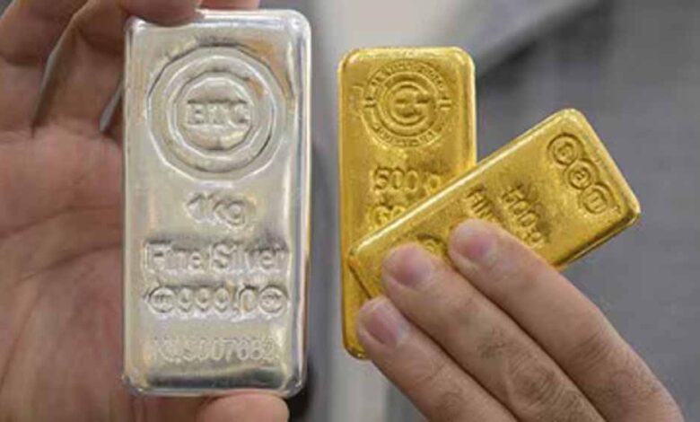 दिल्ली-कोलकाता रूट पर बड़ा तस्करी गिरोह बेनकाब, 14 करोड़ का सोना-चांदी बरामद 1 gold 2