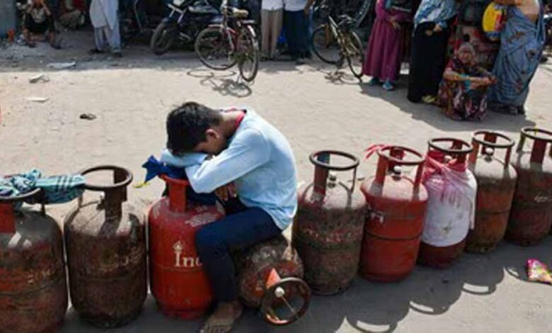 LPG संकट पर कोर्ट सख्त: केंद्र ने नोटिस का दिया ये जवाब 1 lpg 10