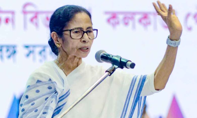 एलपीजी कीमतों में बढ़ोतरी के खिलाफ ममता का बड़ा ऐलान, कोलकाता में निकलेगा विरोध मार्च 1 mamta 1