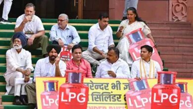 LPG संकट पर राहुल गांधी का तंज: ‘संसद से नरेंद्र गायब, देश से सिलेंडर गायब’ 7 rahul 1