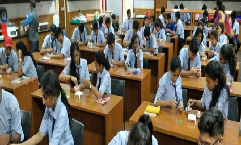 एमपी में 23 मार्च तक आएगा रिजल्ट, 1 अप्रैल से खुलेंगे स्कूल, ड्रॉप-आउट रोकने के लिए शिक्षक घर-घर करेंगे दौरा 1 school A 82 1 1